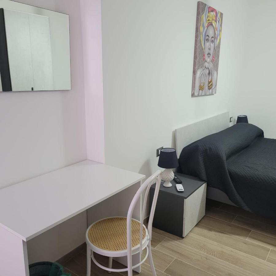 B&B Dei Sogni In Centro, Con Facilita Di Parcheggio Cosenza Buitenkant foto